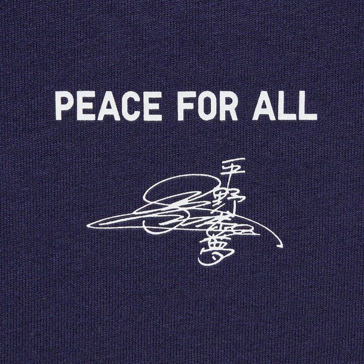 marineblå uniqlo peace for all graphic ayumu hirano t-shirts til kvinder